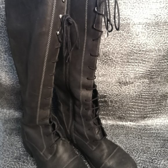 Clarks | black  lace up boot with side zipper size 8 - Picture 3 of 5